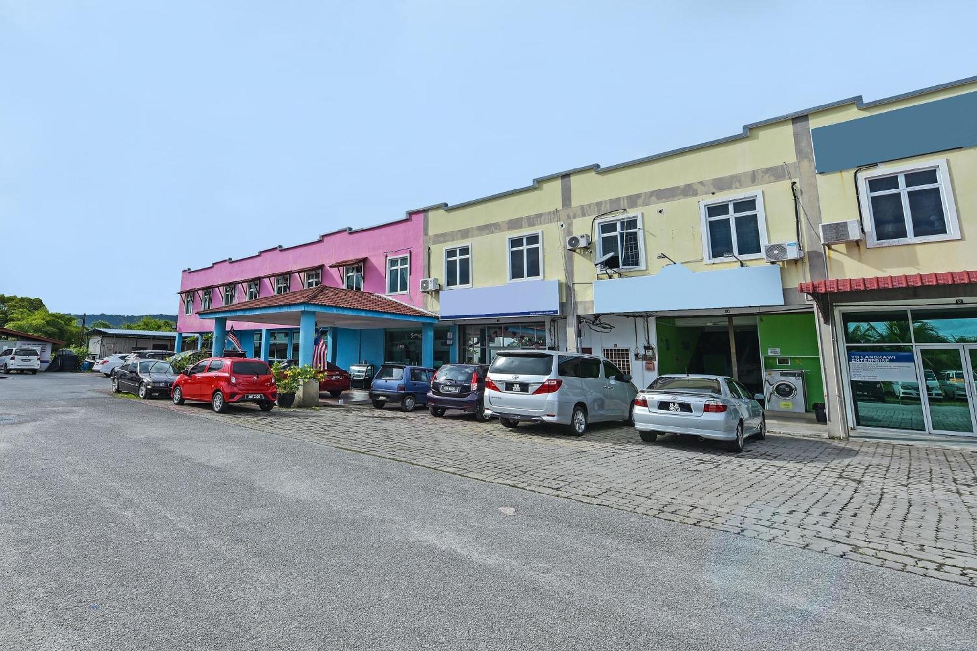 珍南海滩 Oyo 275微笑旅馆酒店 外观 照片